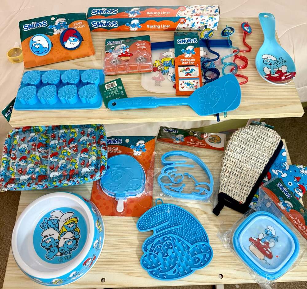 The Smurfs Kitchenware and‎ Accessories 15-Piece Assorted Bundle Set